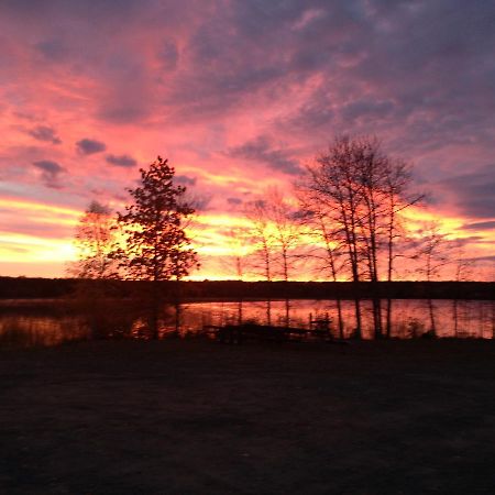 Bakers Narrows Lodge And Conference Center Flin Flon Exteriör bild