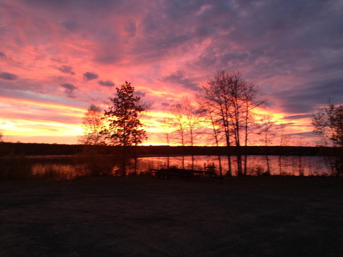 Bakers Narrows Lodge And Conference Center Flin Flon Exteriör bild