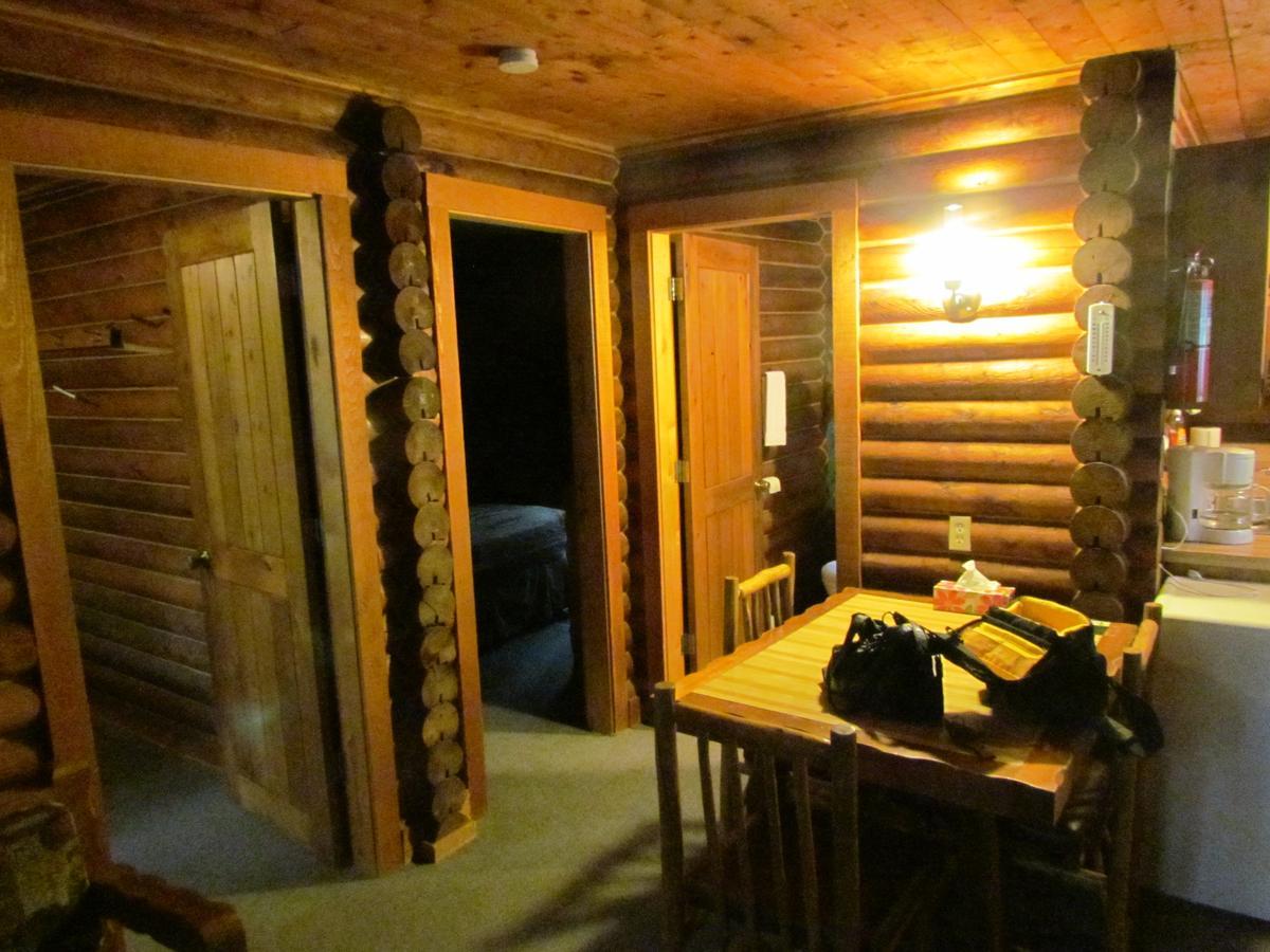 Bakers Narrows Lodge And Conference Center Flin Flon Exteriör bild